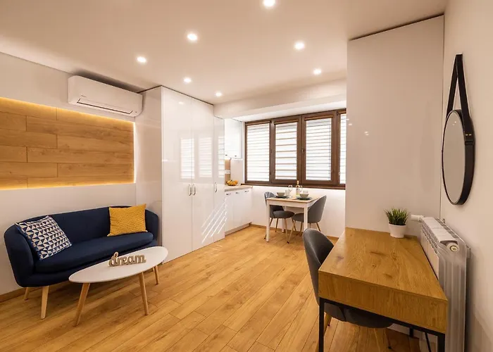 Luxury Living High-end Amenities And Great Location By Flat Mаnager Sofie