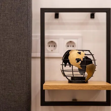 Luxury Living High-end Amenities And Great Location By Flat Mаnager Апартамент *