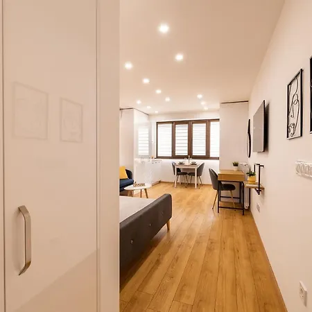 Luxury Living High-end Amenities And Great Location By Flat Mаnager アパート ソフィア