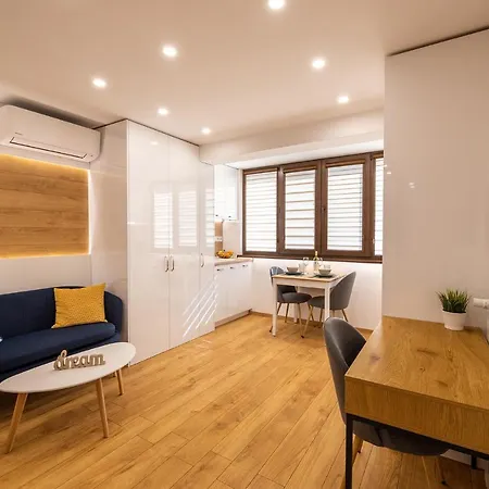 Luxury Living High-end Amenities And Great Location By Flat Mаnager Sofía